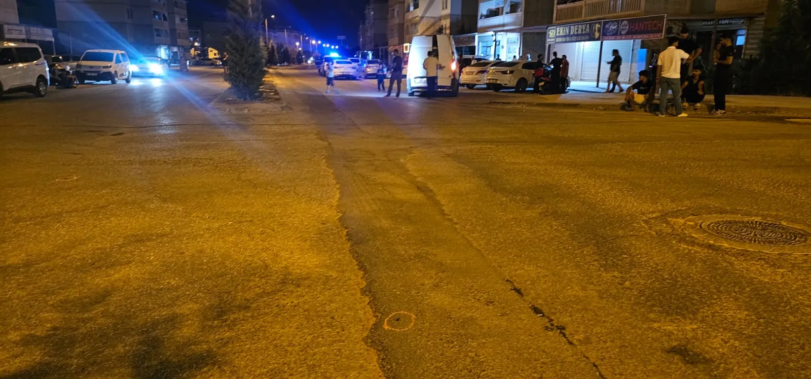 Motosikletli maskeli iki kişi Nusaybin'de dükkanı taradı
