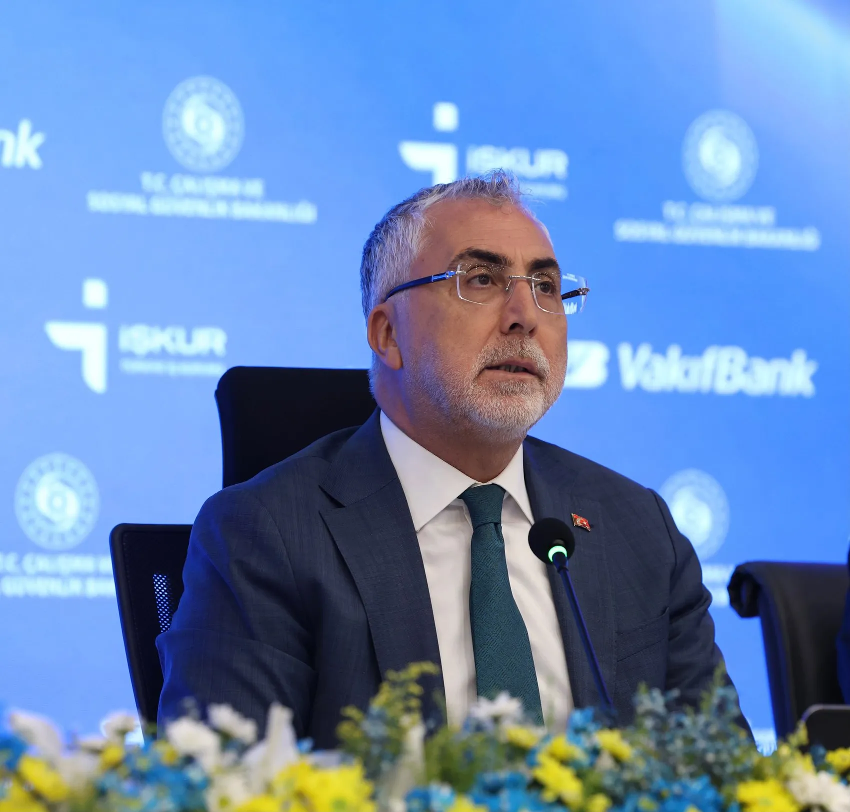 Gençlere ve kadınlara yeni istihdam kapısı açılıyor