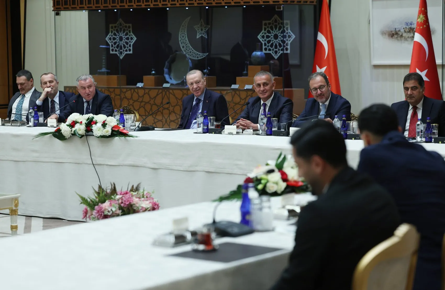 Erdoğan Süper Lig biletini alan kulüplerle Külliye'de buluştu