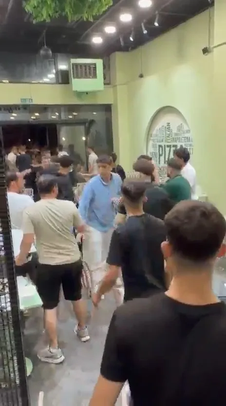 Bursa'da bir pizzacıda çıkan kavga mekanı savaş alanına çevirdi