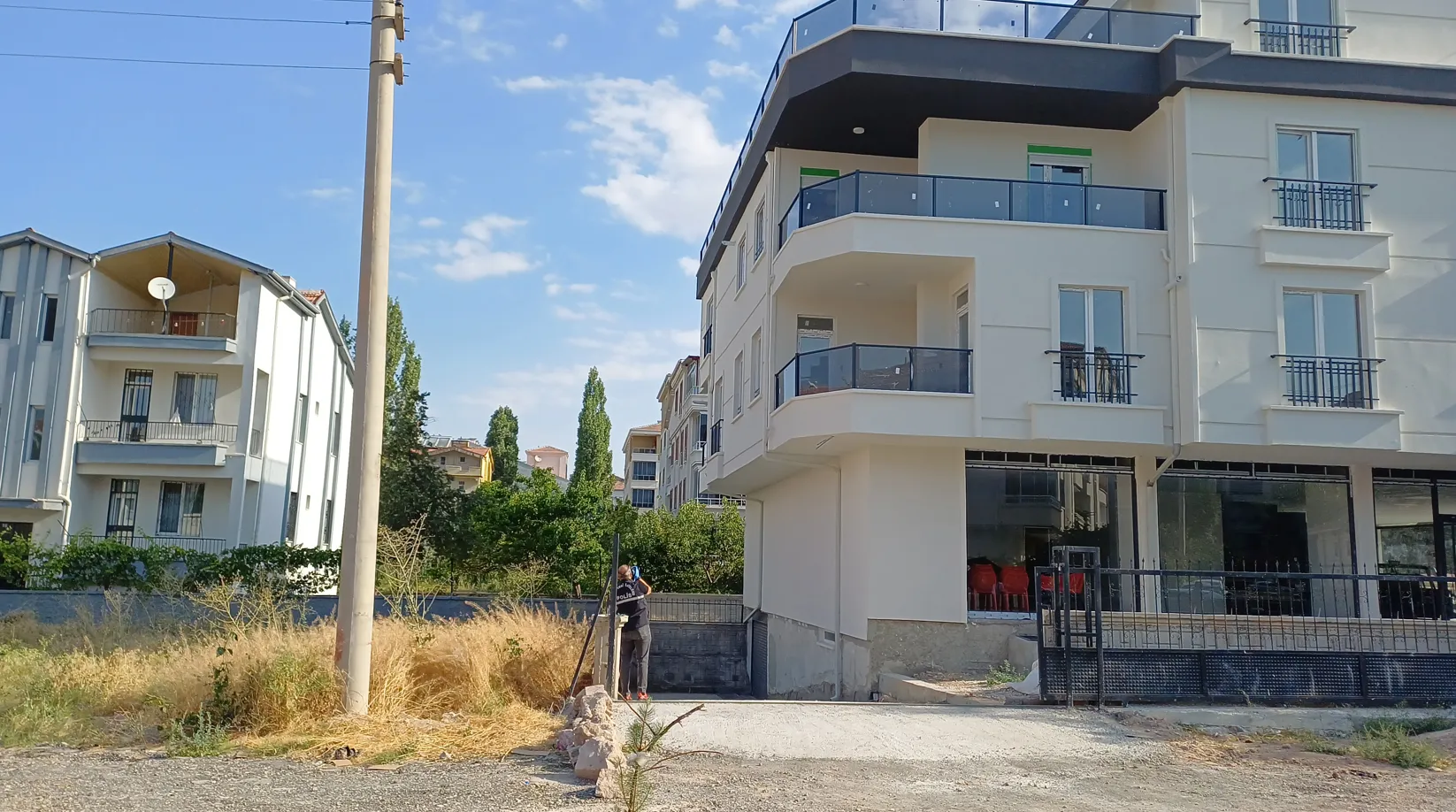 Aksaray'da temizlik işçisi genç kadın balkondan beton zemine çakıldı
