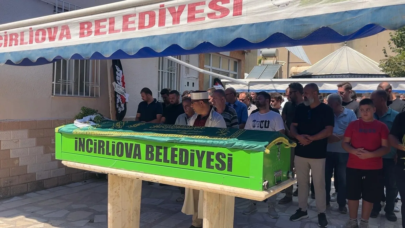 Aydın’da feci kazada hayatını kaybeden sağlıkçı son yolculuğuna uğurlandı