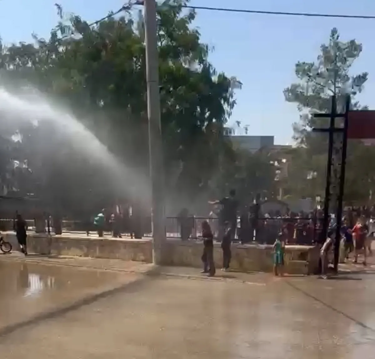 40 derecede serinlemenin en eğlenceli yolu Muhtar abi ve su tankeri