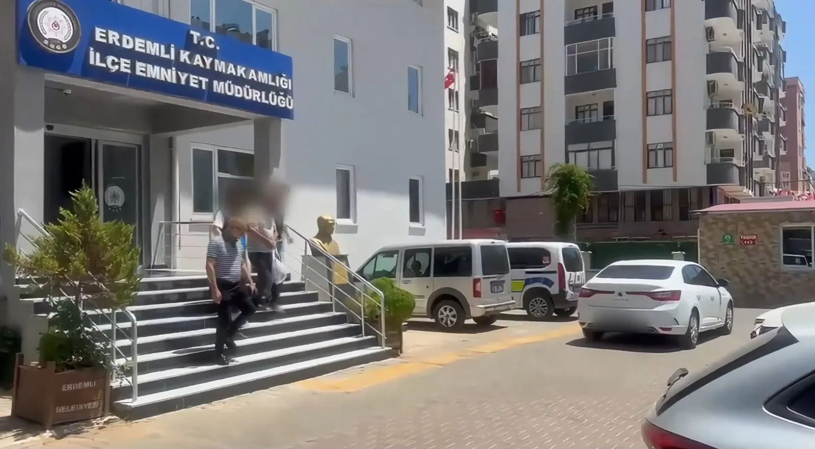 Mersin'de kasklı saldırganın yaraladığı 80 yaşındaki adam hayatını kaybetti