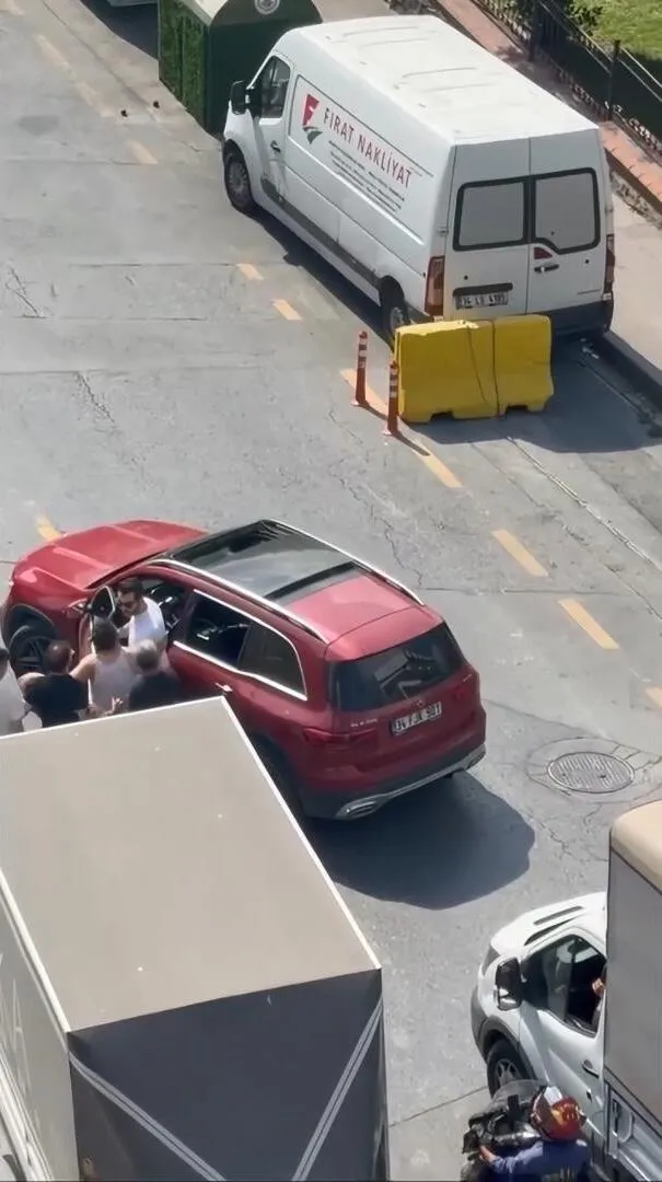 Kağıthane trafiğinde kavga eden iki sürücüye ağır fatura