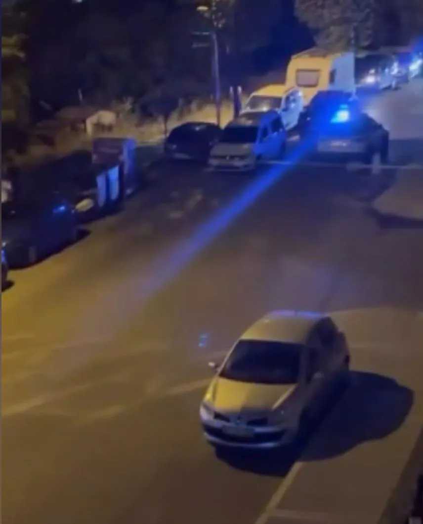 Avcılar’da park halindeki araca silahlı saldırı düzenlendi