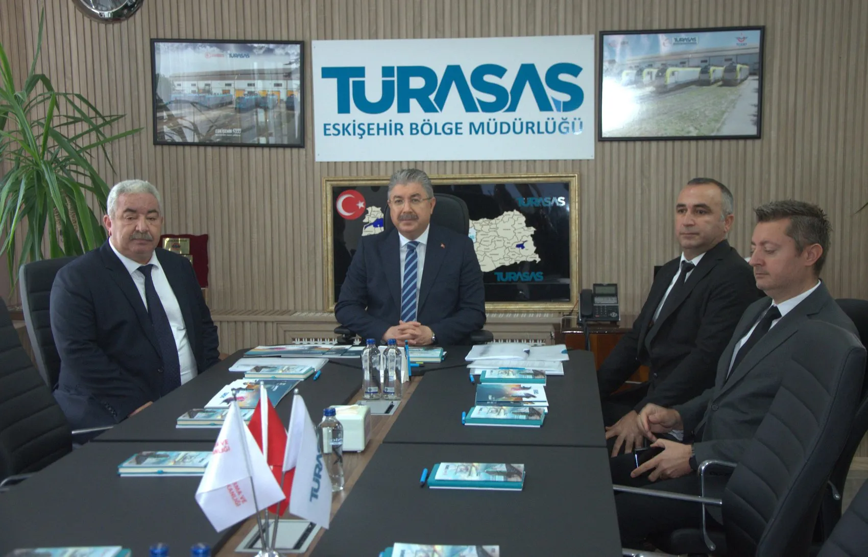 Rayların yerli gücü E5000 için kritik viraj: Vali Yılmaz bizzat direksiyona geçti