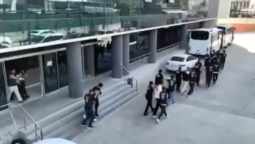 Siber suç ağlarına 18 ilde eş zamanlı polis darbesi