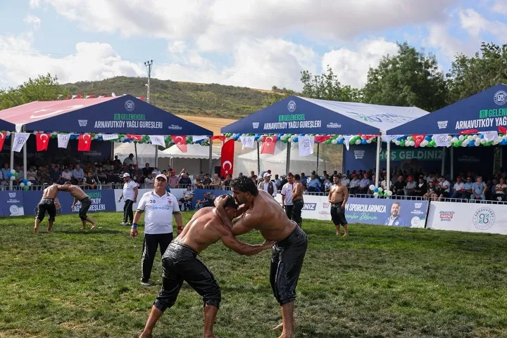İstanbul’un Er Meydanı’nda altın kemer sahibini buldu