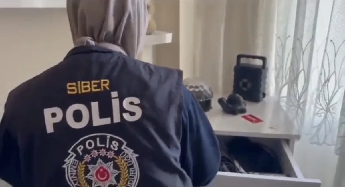 Acılı ailelere siber şantaj yapan şebeke çökertildi