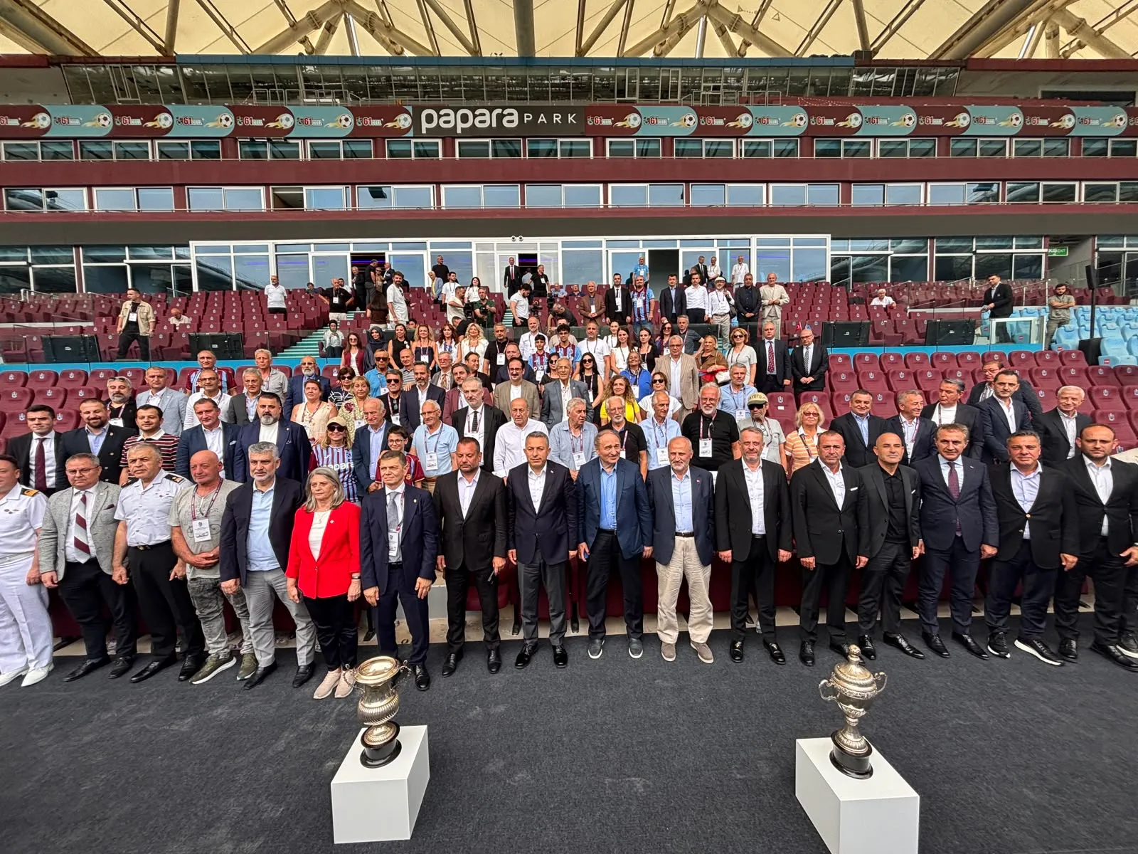 Trabzonspor kuruluş yıl dönümünü stadyumda coşkuyla kutladı