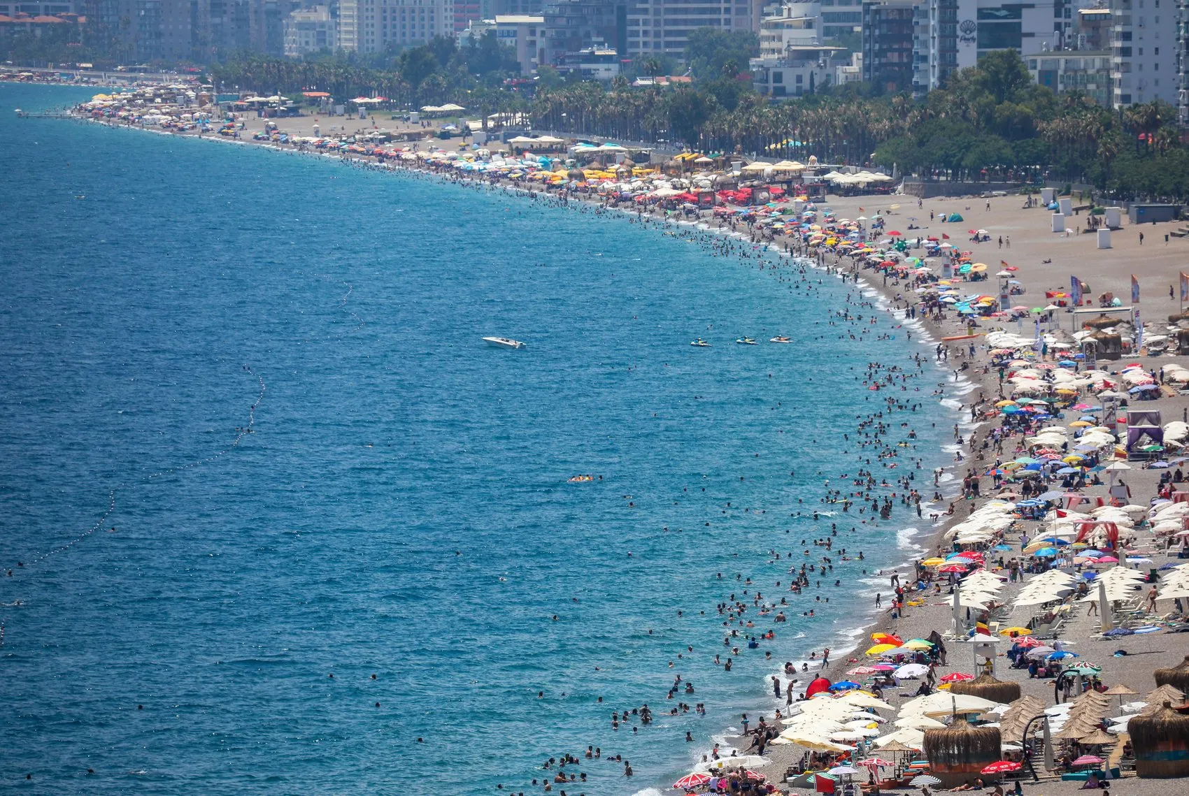 Antalya turizminde Rus turist hakimiyeti sürüyor