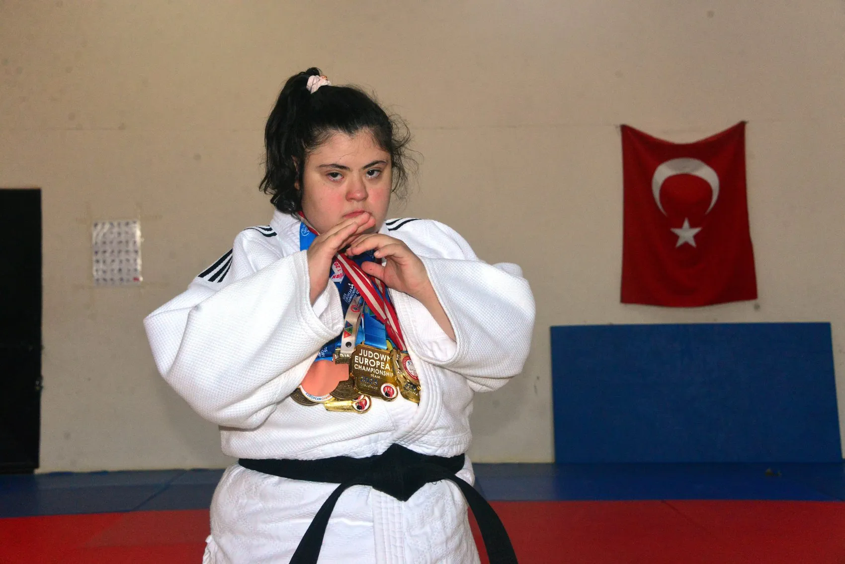 Savunma içgüdüsüyle başladığı judoda zirveye çıktı: Zeynep Sude'nin altın madalya serüveni
