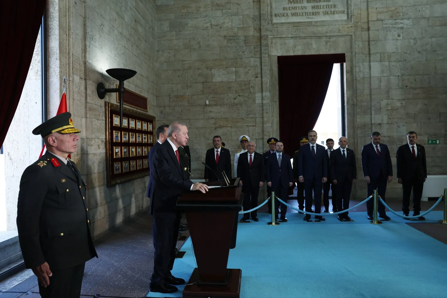 Erdoğan ve YAŞ üyeleri yeni komuta kademesiyle Anıtkabir’de buluştu