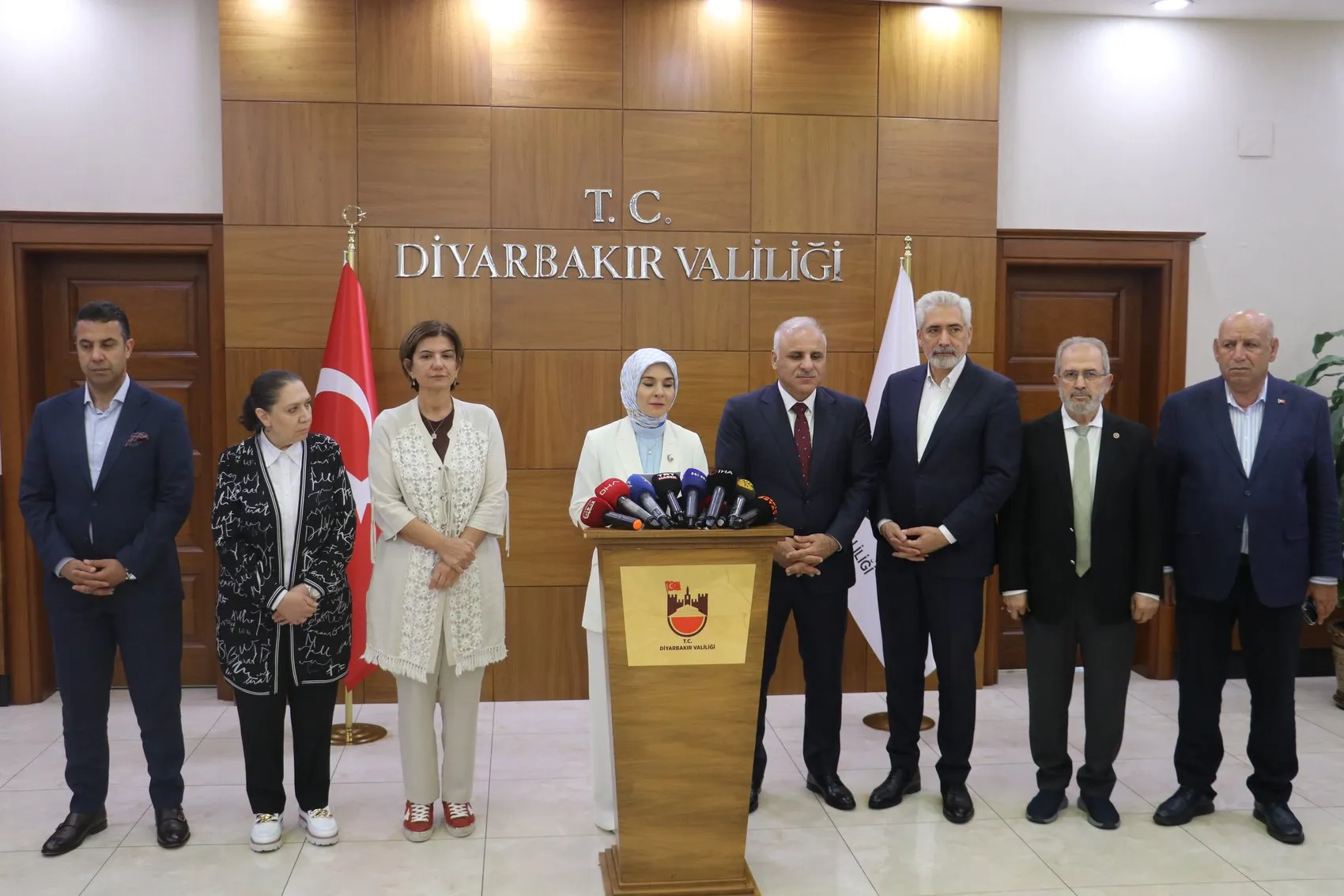 Gençlere evlilik desteğinde 300 bine yakın başvuru toplandı