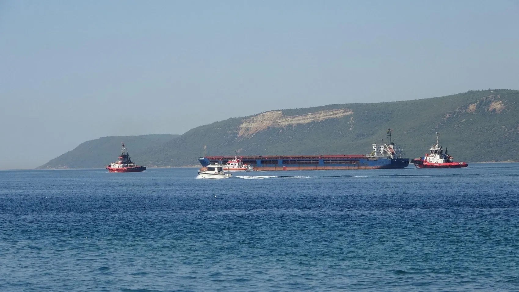 Çanakkale Boğazı'nda kargo gemisi paniği