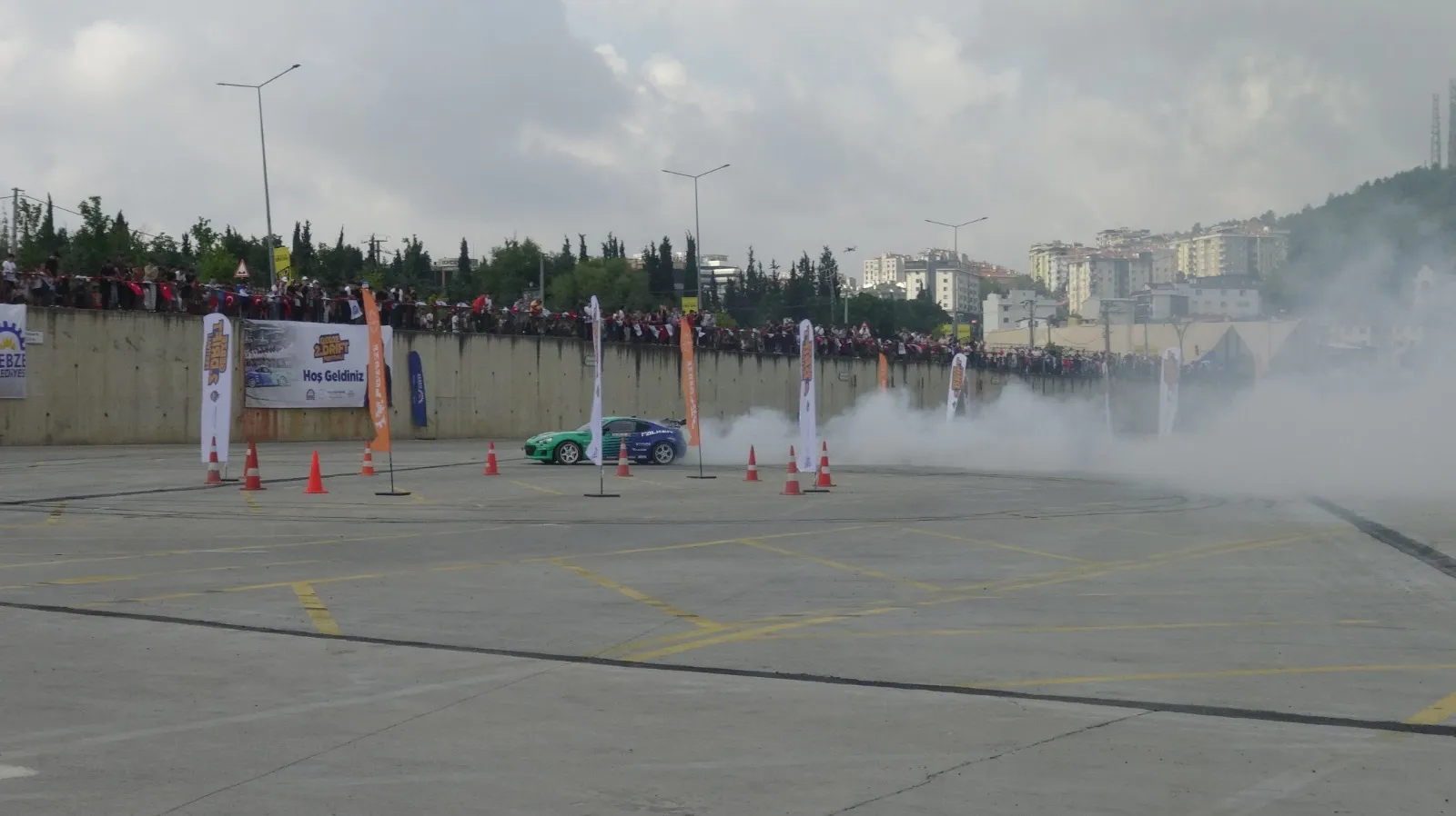 Gebze’de lastikler yandı adrenalin tavan yaptı