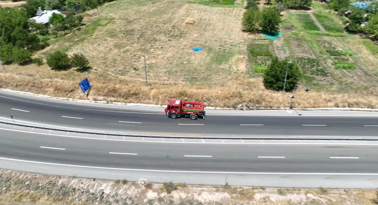 Tunceli'de orman sınırında korkutan yangın