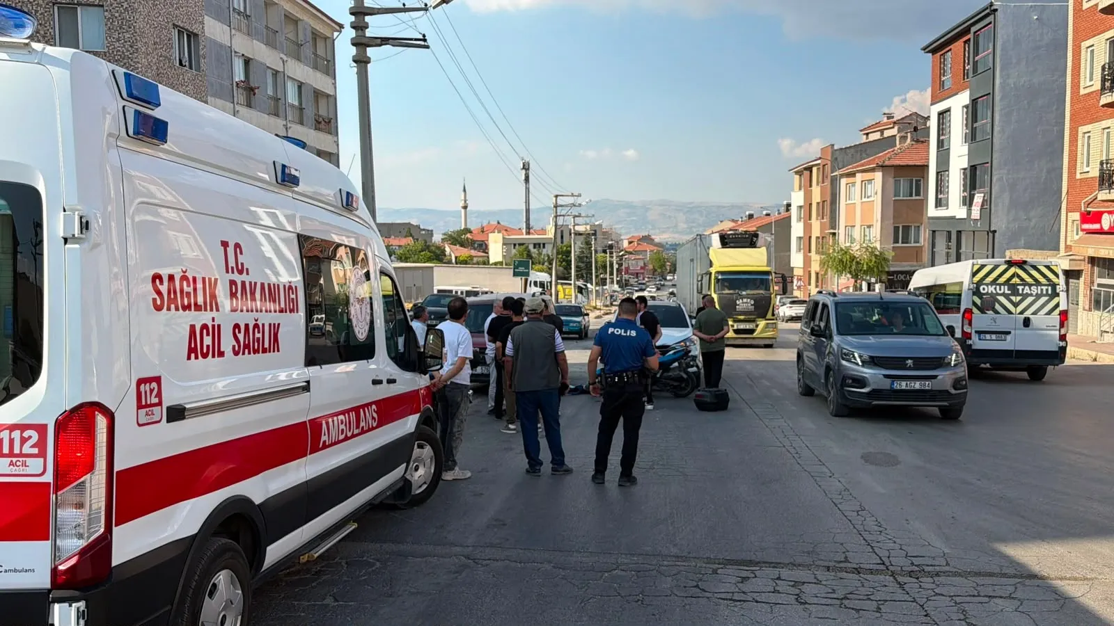 Eskişehir’de motosiklet ve otomobilin karıştığı kaza kameraya yansıdı
