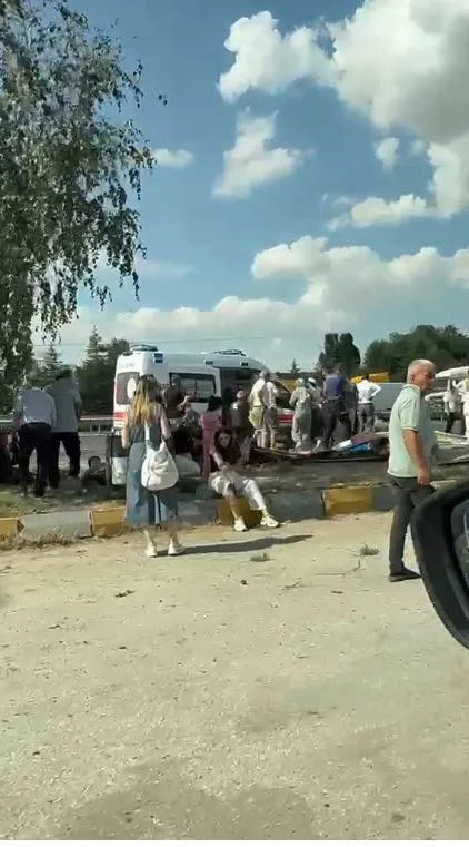 Ankara Temelli yolunda zincirleme kaza 17 canı etkiledi
