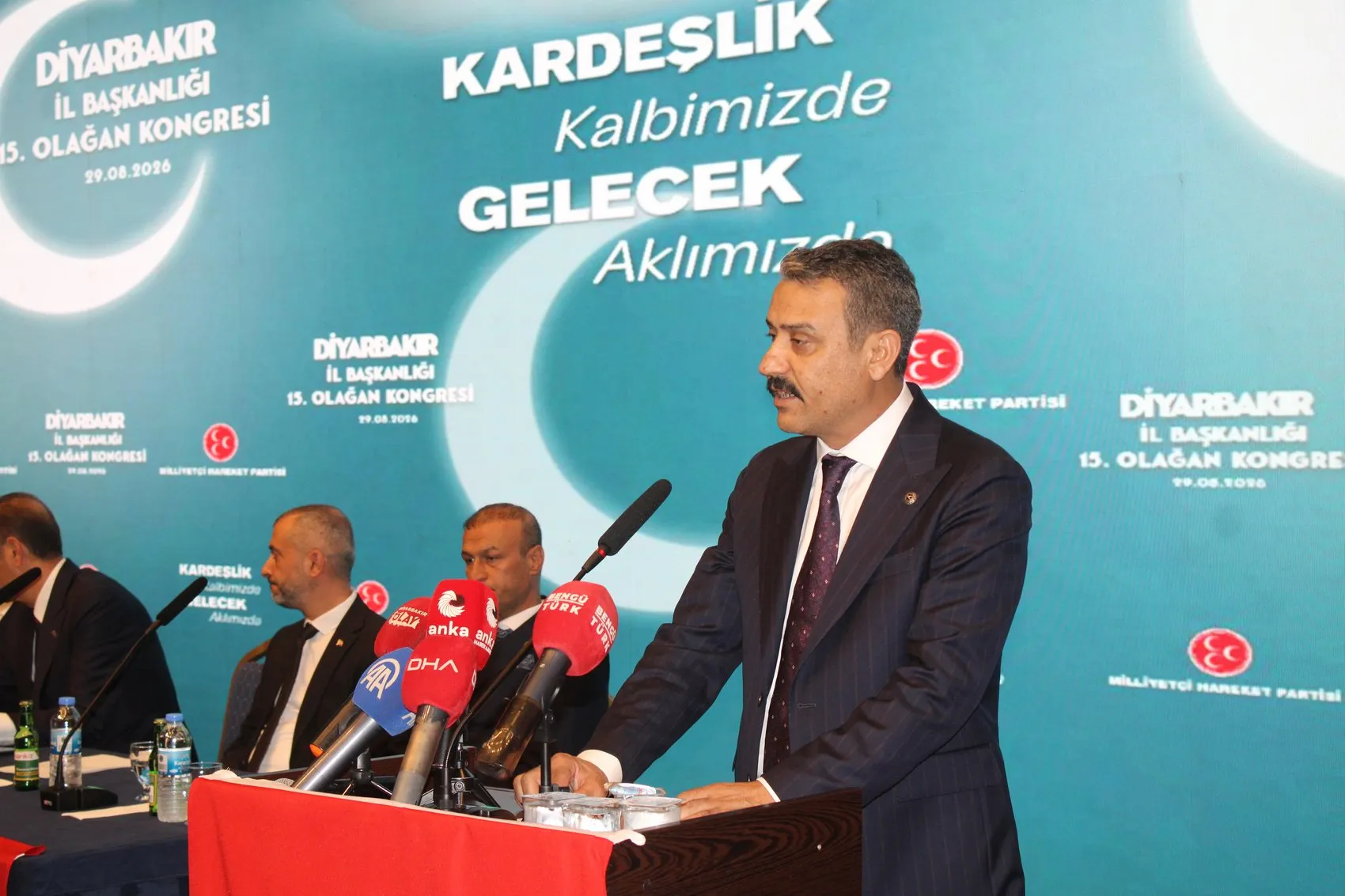 MHP Diyarbakır'da kongresini yaptı Osmanağaoğlu'ndan 'kapılar içinde kapılar' vurgusu