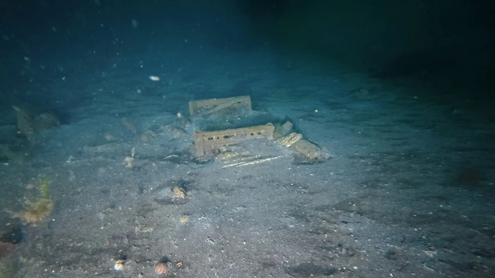 Marmara Depremi'nin yuttuğu enkazlar suyun altında görüntülendi