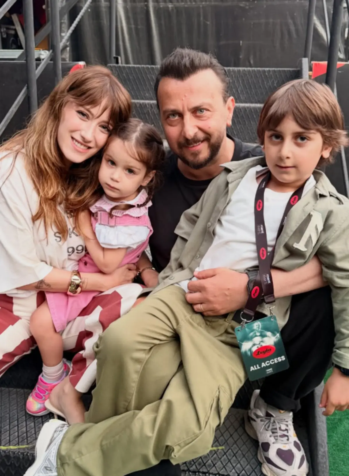 Ülkeyi terk ediyorlar denmişti! Hazal Kaya ve Ali Atay son noktayı koydu 2