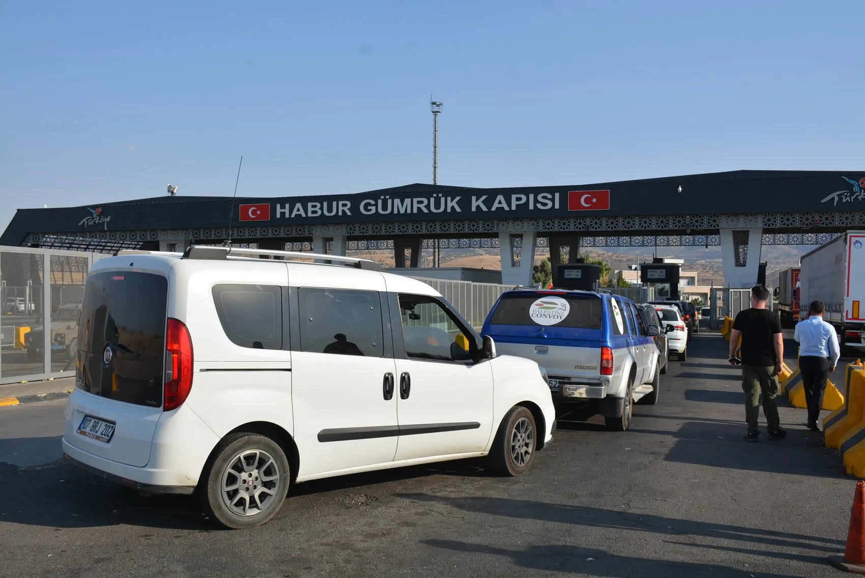 Avrupa’dan yola çıkan Filistin konvoyu Habur’u geçerek Irak’a girdi