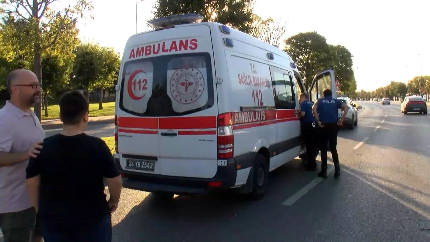 Kartal sahil yolunda sabah kazası sürücü hastanelik oldu