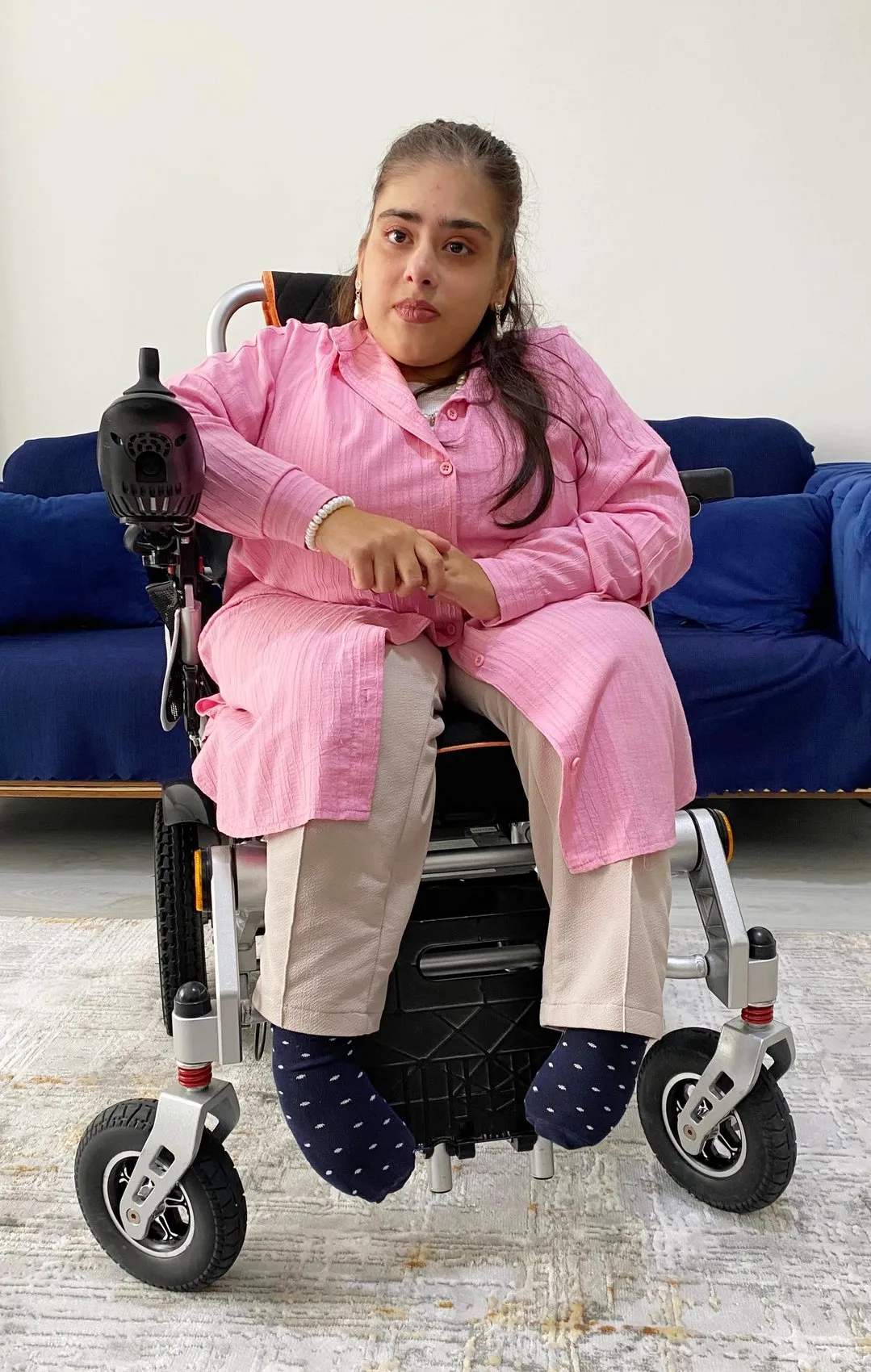 Doktorların yaşamaz dediği Ecenur 18 yaşında hayata tutundu