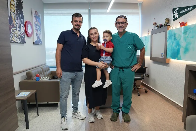 Minik Aras’ın nefes borusu lazer ve balonla açıldı