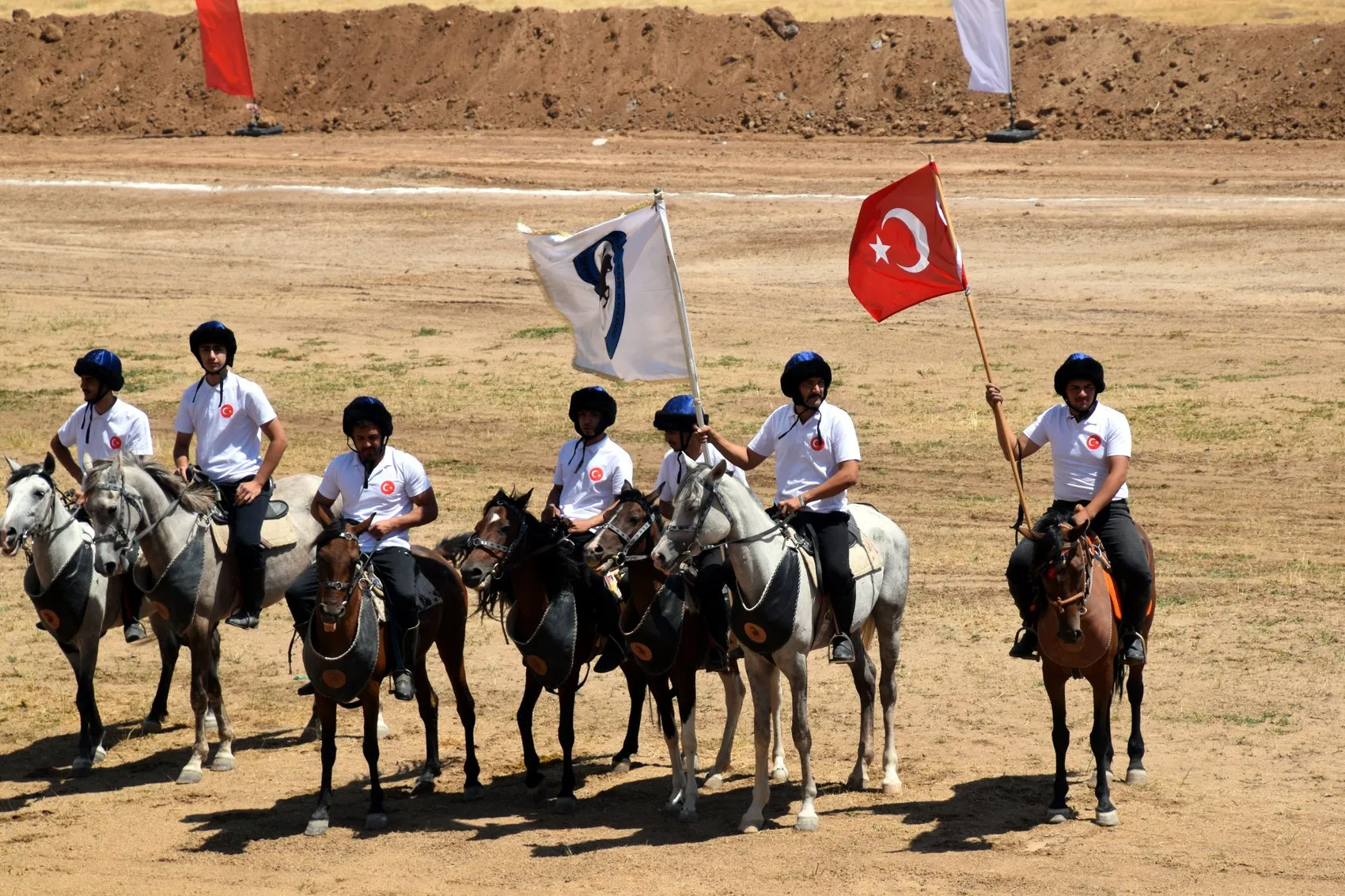 Kırgız Türklerinin ata sporu Van’da nefes kesti