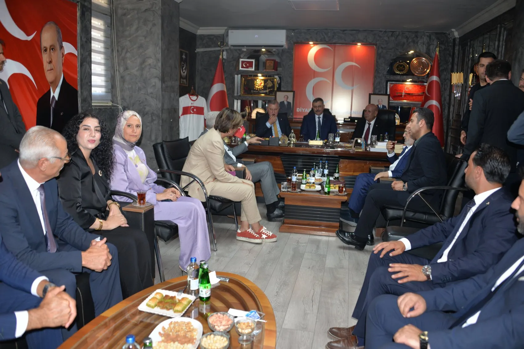 Bakanlar Diyarbakırda maç öncesi mesai yaptı