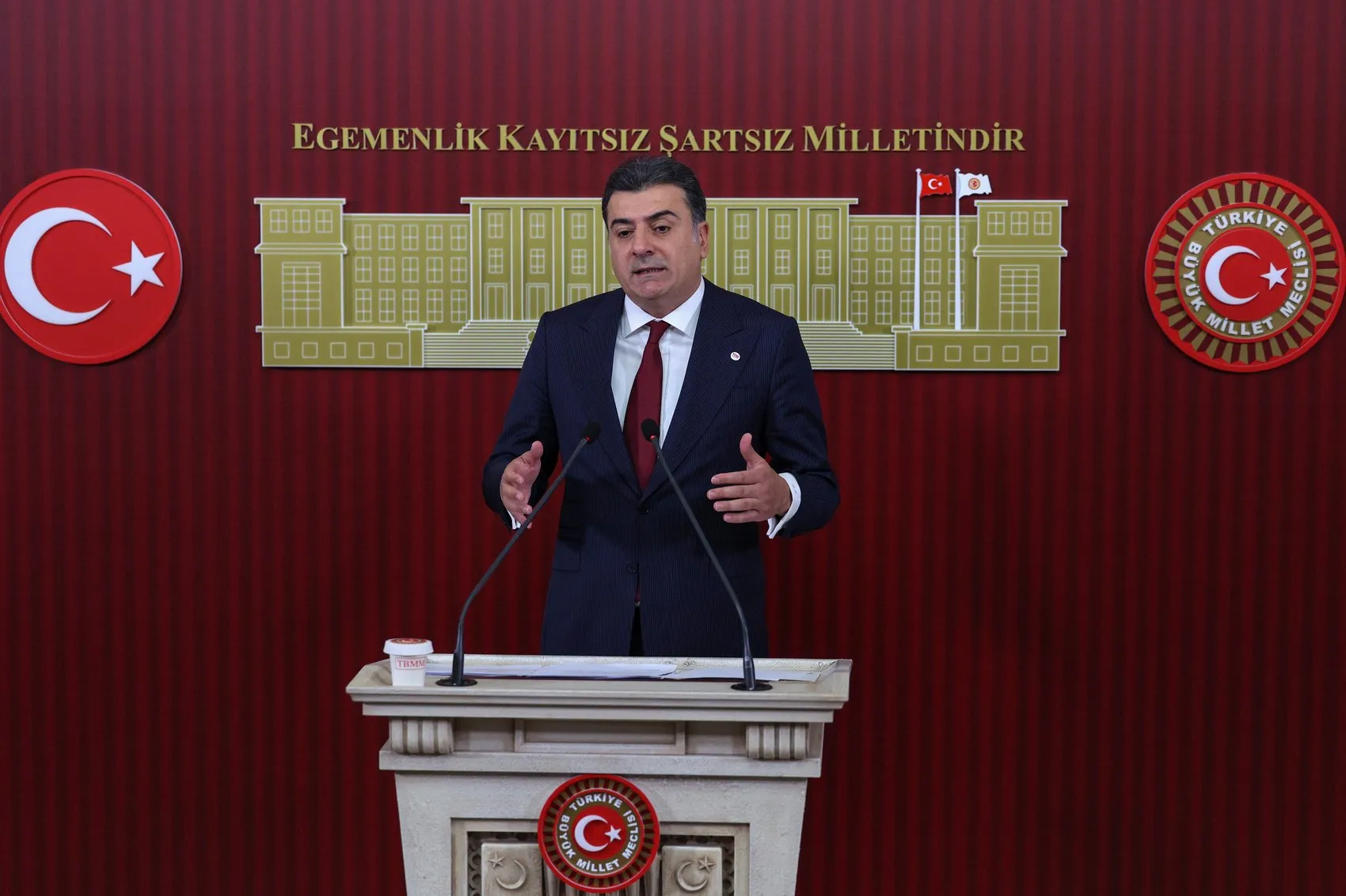 Yeni Parti rotayı kongreye çevirdi