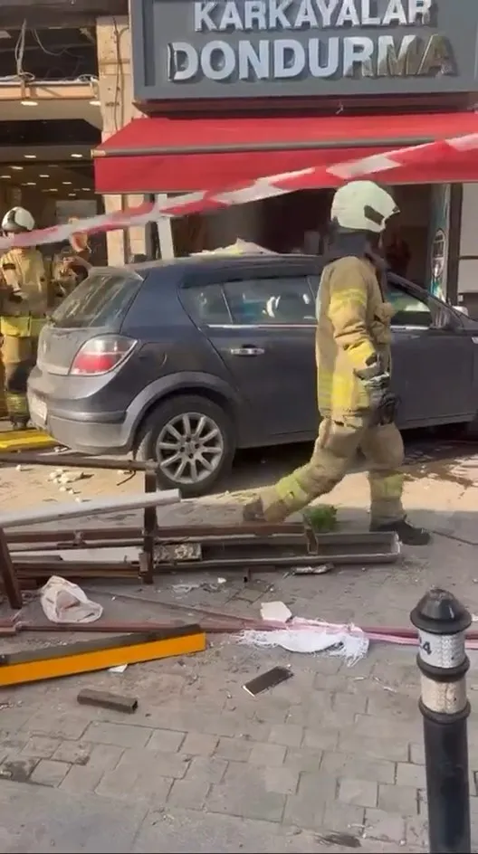 Beykoz'da kaldırıma çıkan otomobil yayaları biçti Çok sayıda yaralı var