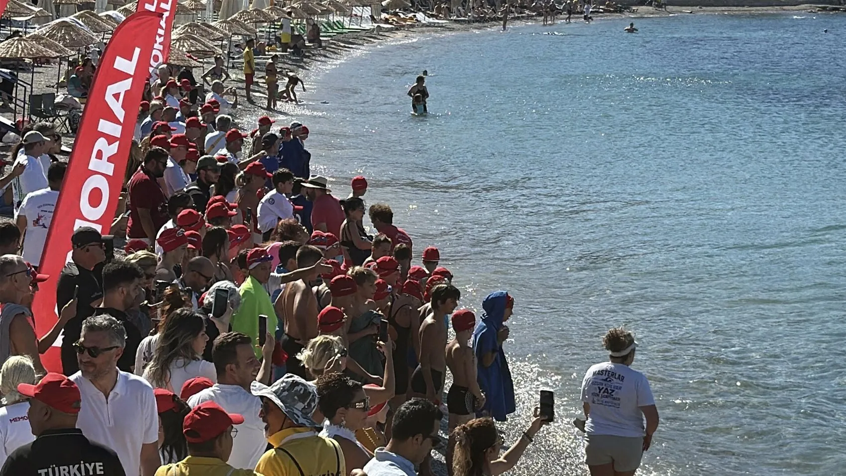 Bodrum'da sağlık için denize girenlerin sayısı ikiye katlandı