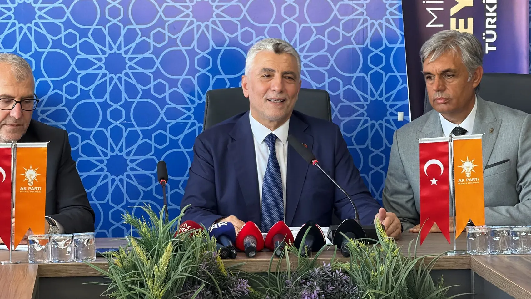 Ticaret Bakanı Bolat Bilecik'te esnaf kredi desteklerini açıkladı