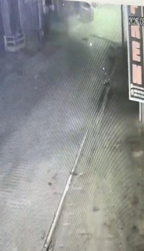 Mühürlü boya atölyesinde yangın Patlama anı kamerada