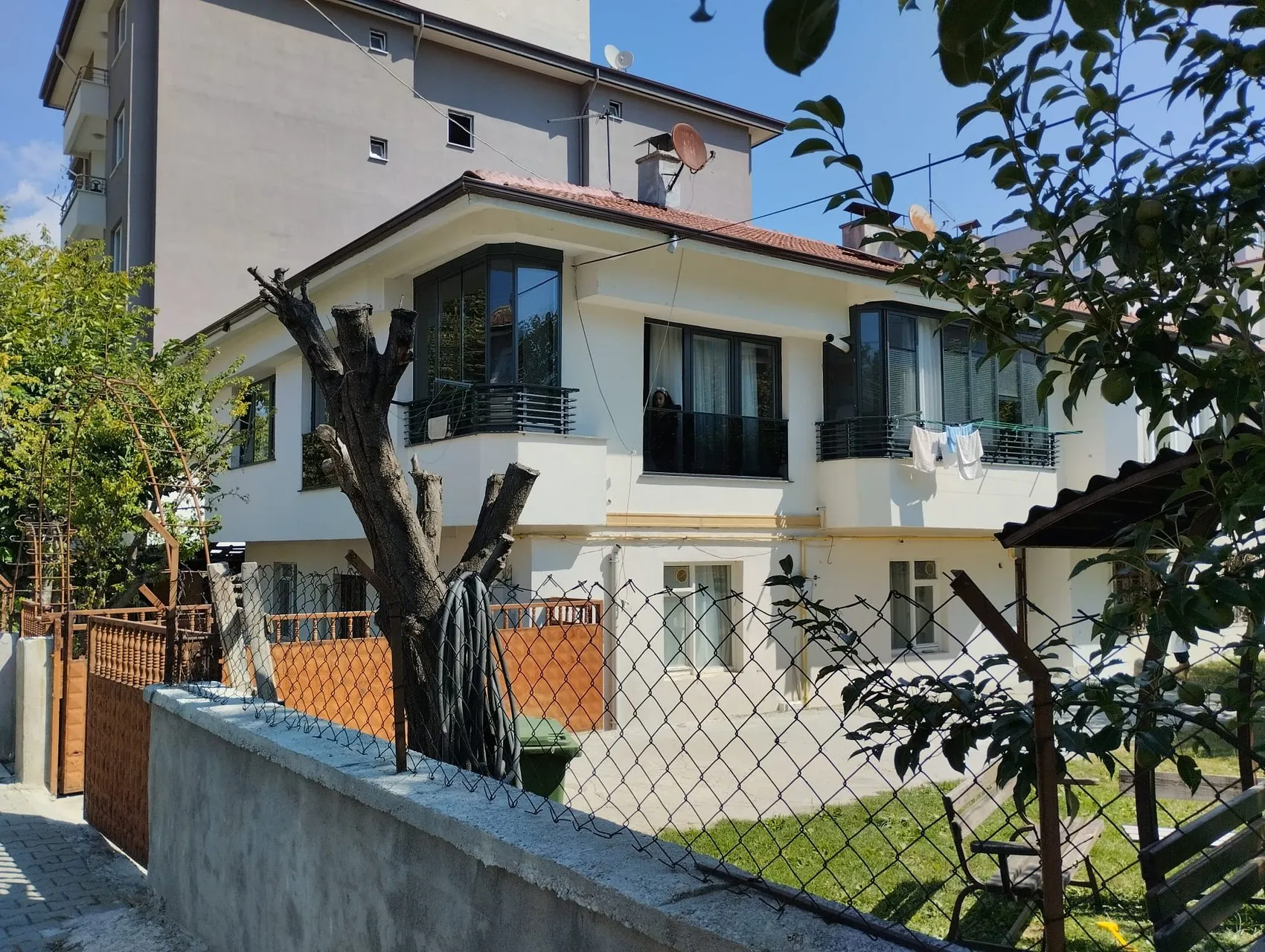 Bolu'da korkutan düşüş Genç kadın hastaneye kaldırıldı