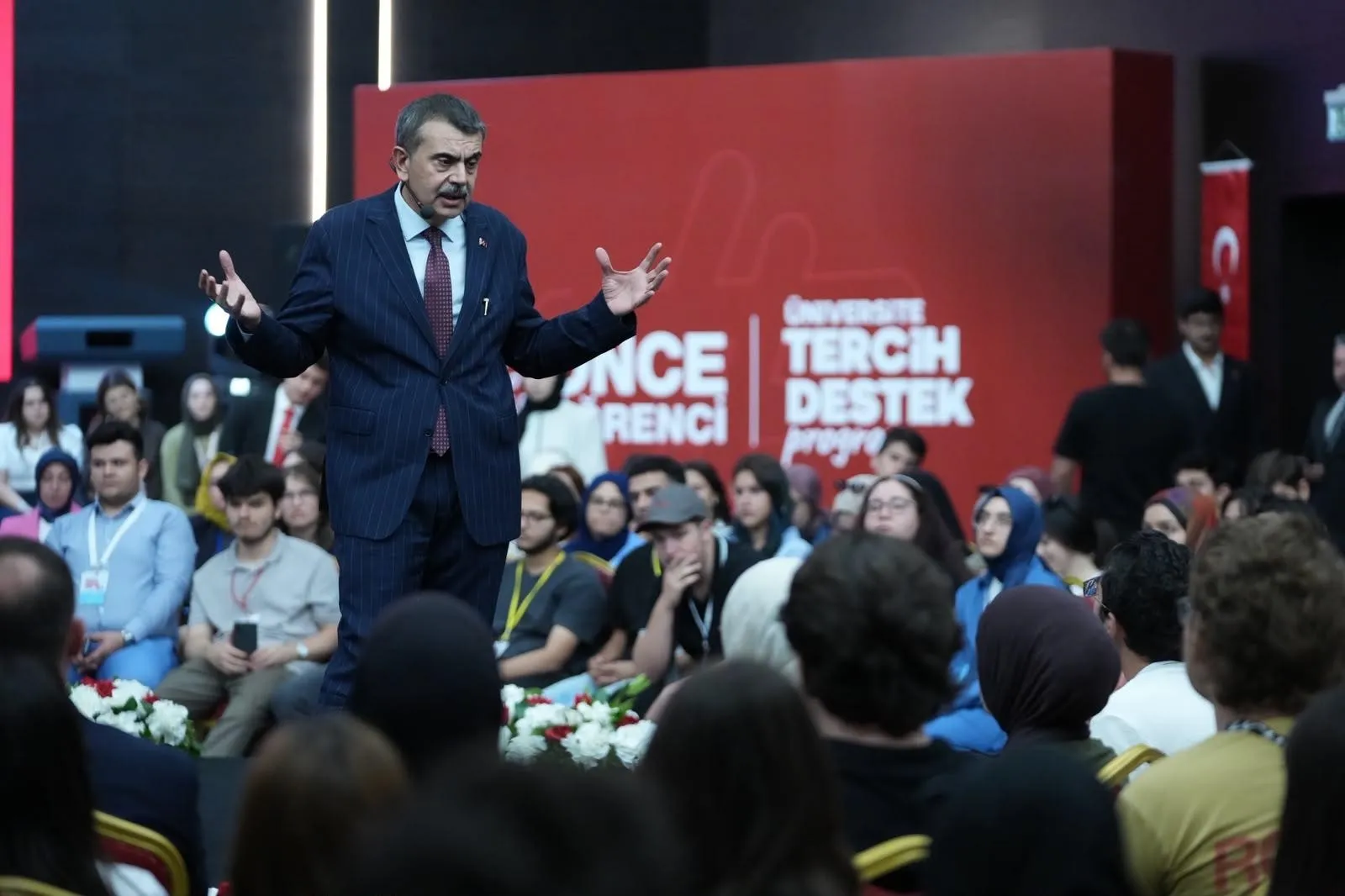 Üniversite sınavında sistem değişmiyor ama sorular yeni müfredata göre şekilleniyor