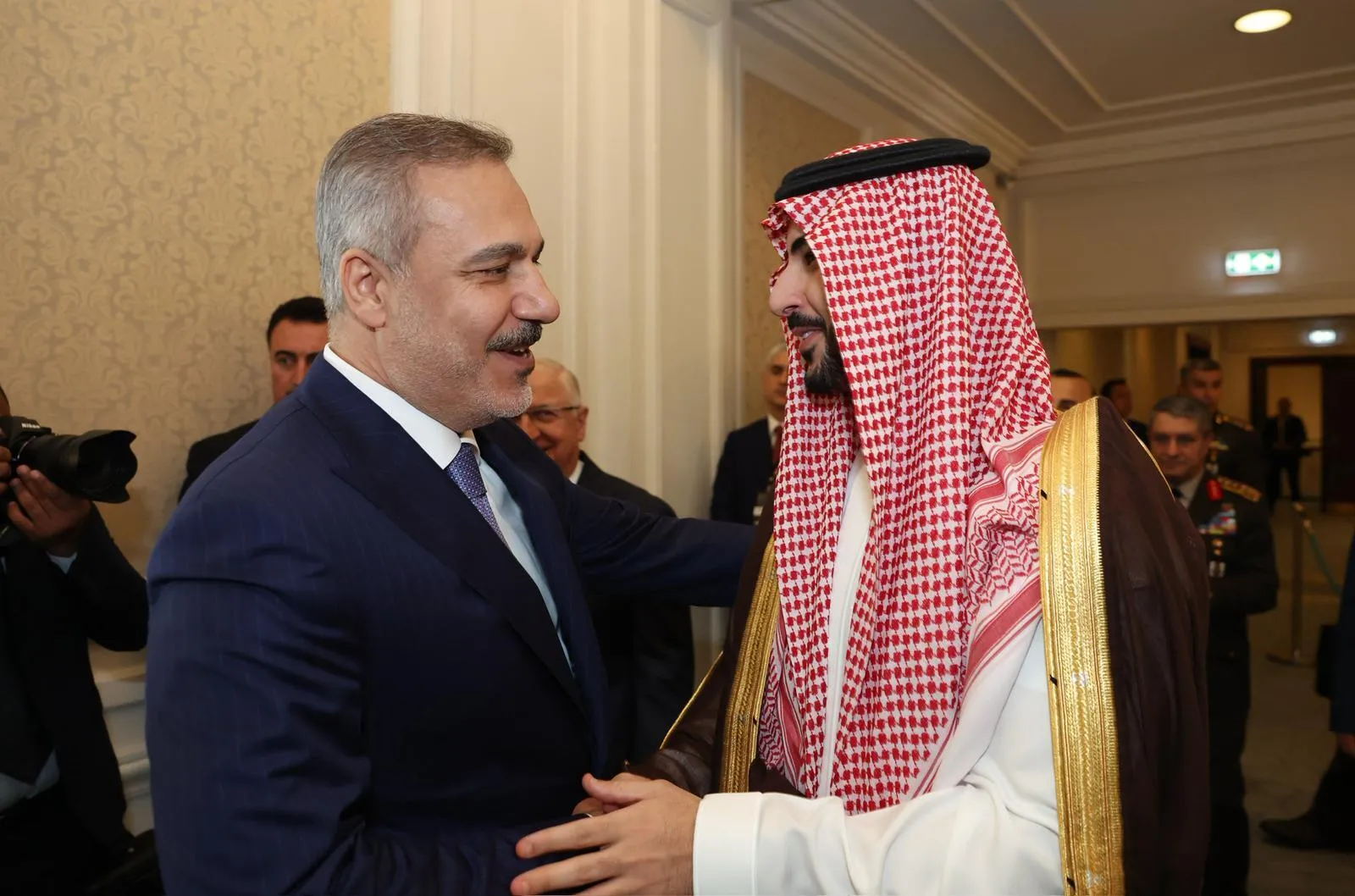 İstanbul'da kritik zirve: Üç ülke bölgesel güvenlik için masaya oturdu