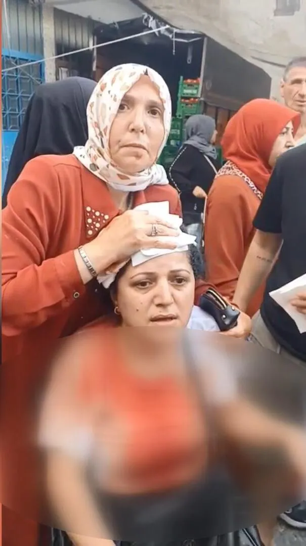 Beyoğlu’nda pazarcı dehşeti Armut seçen kadını kalasla yaraladı
