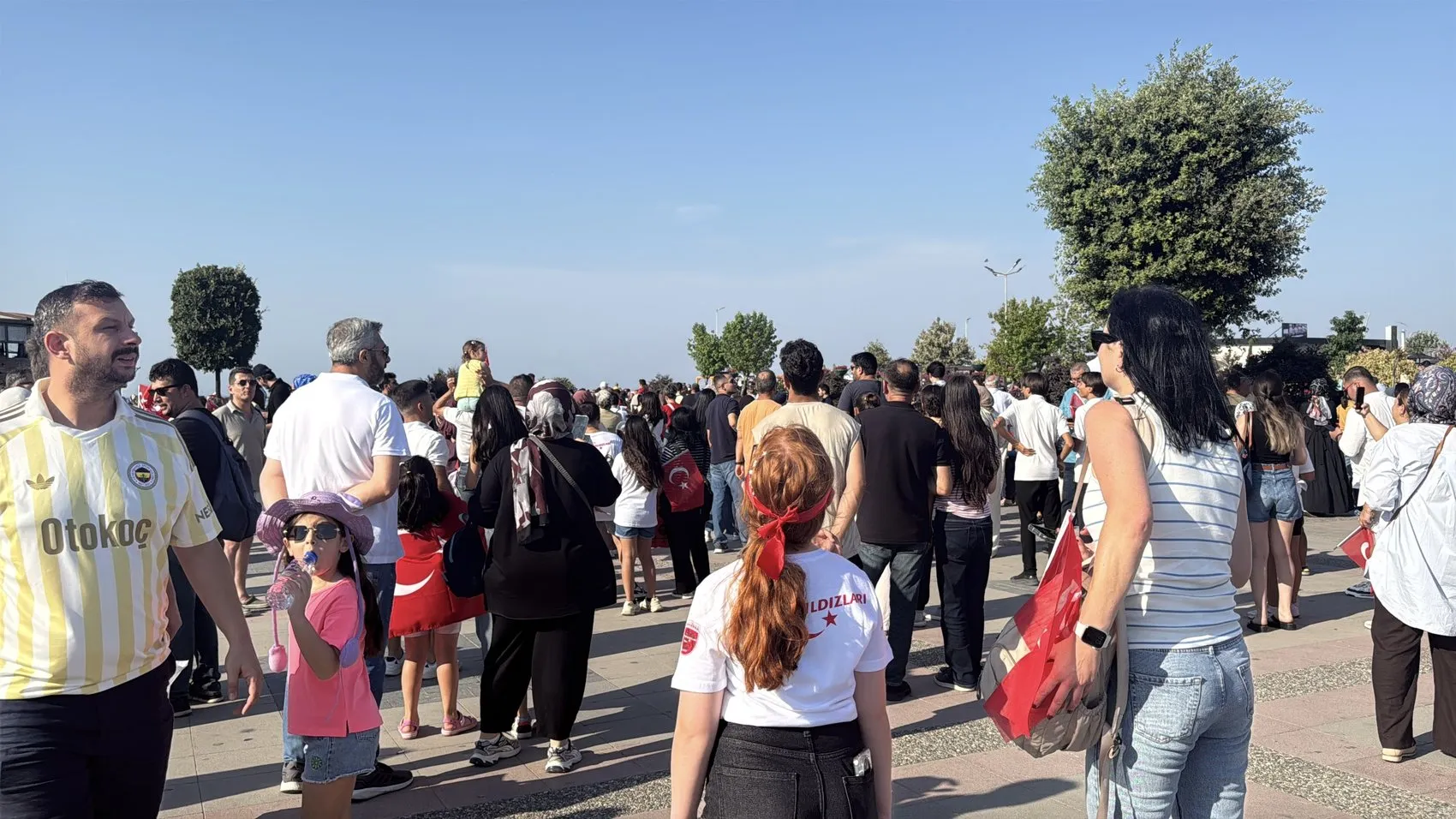 Türk Yıldızları Yalova semalarında Atatürk için kanat açtı