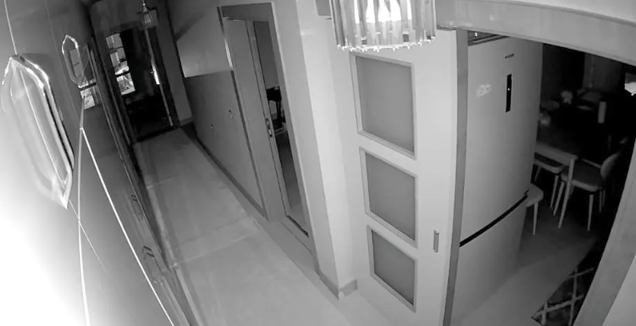Nurdağı’ndaki deprem anı güvenlik kameralarına yansıdı