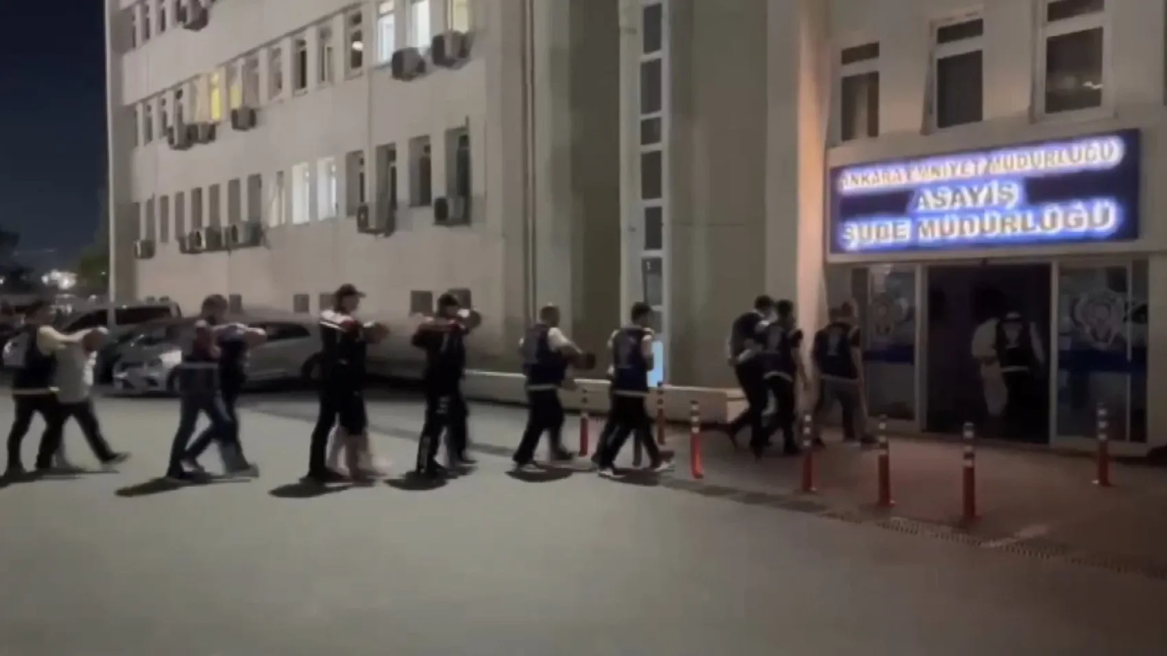 Ankara'da değnekçilere yönelik operasyonda 10 kişi yakalandı