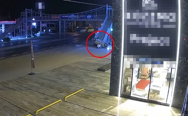 Gece yarısı direksiyon hakimiyetini kaybetti, otomobil takla attı