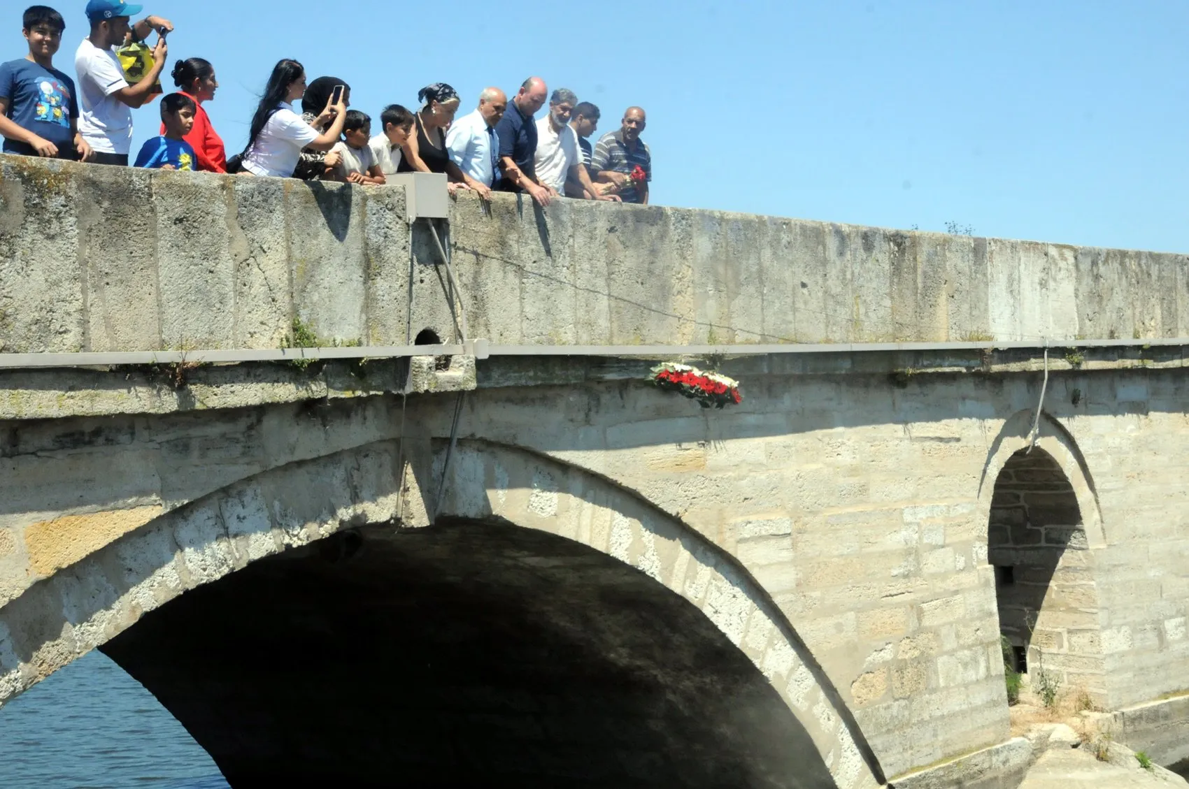 Edirne’de Roman soykırımı kurbanları Meriç Nehri kıyısında anıldı