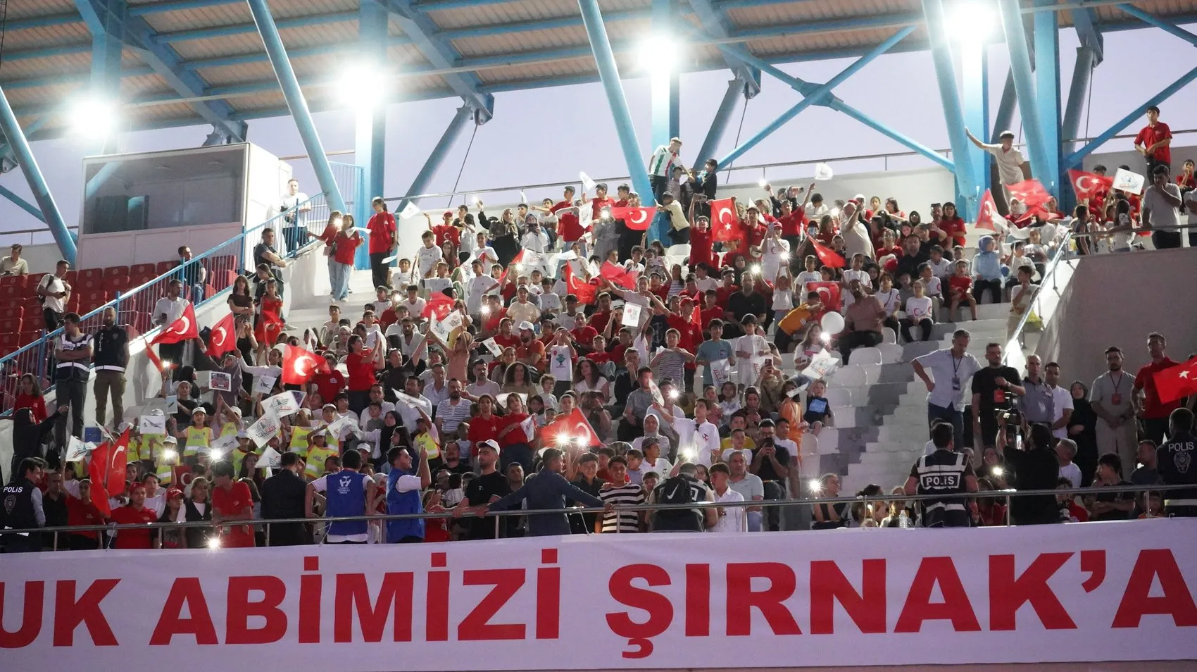 Şırnak semaları genç pilotların rekabetine sahne oluyor