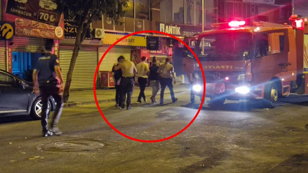 Diyarbakır'da gece yarısı çatı yangını ve iki şüpheli gözaltısı