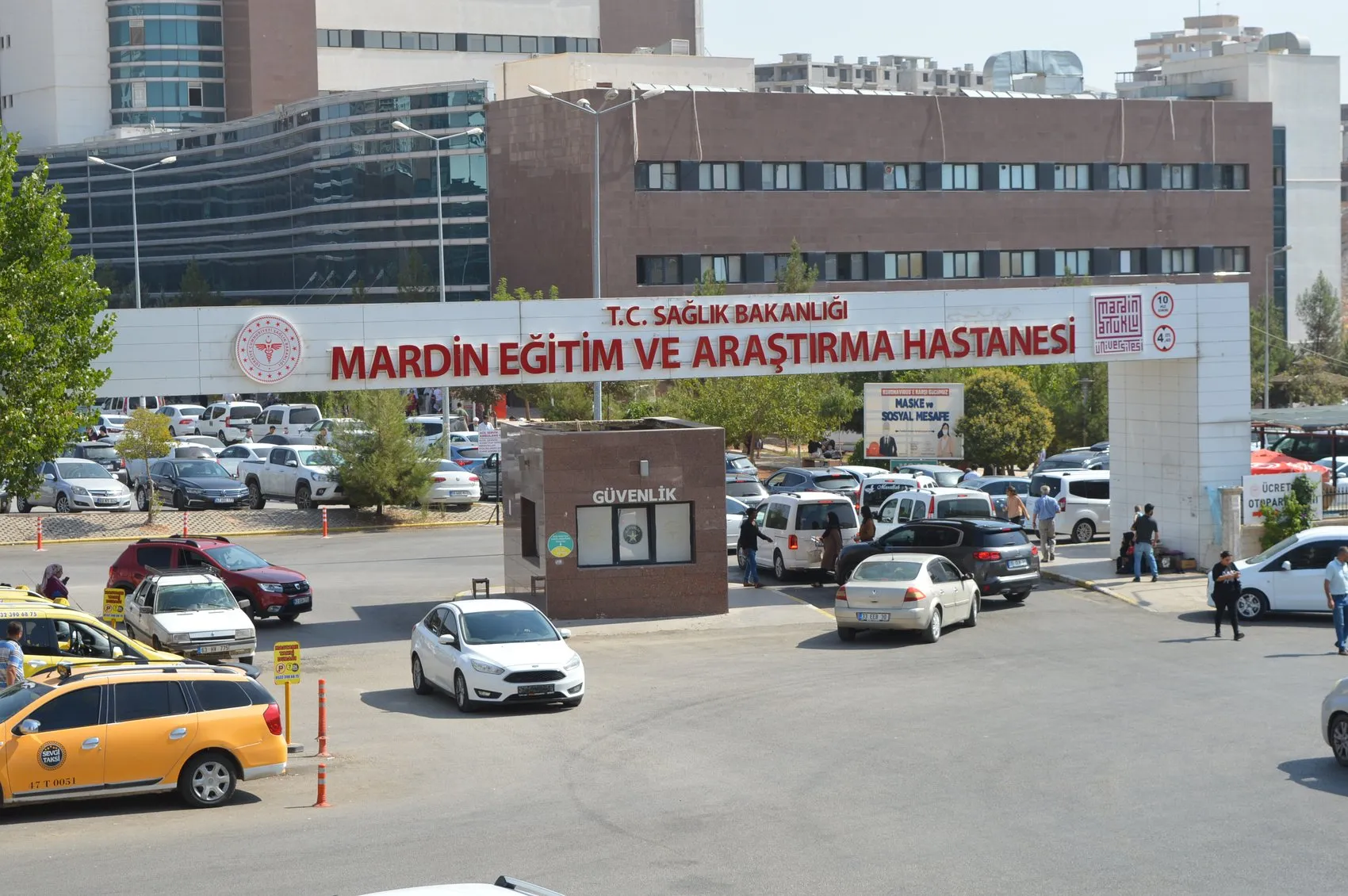 Mardin'de sıcak otomobilde uyuyan 4 yaşındaki çocuk hayatını kaybetti